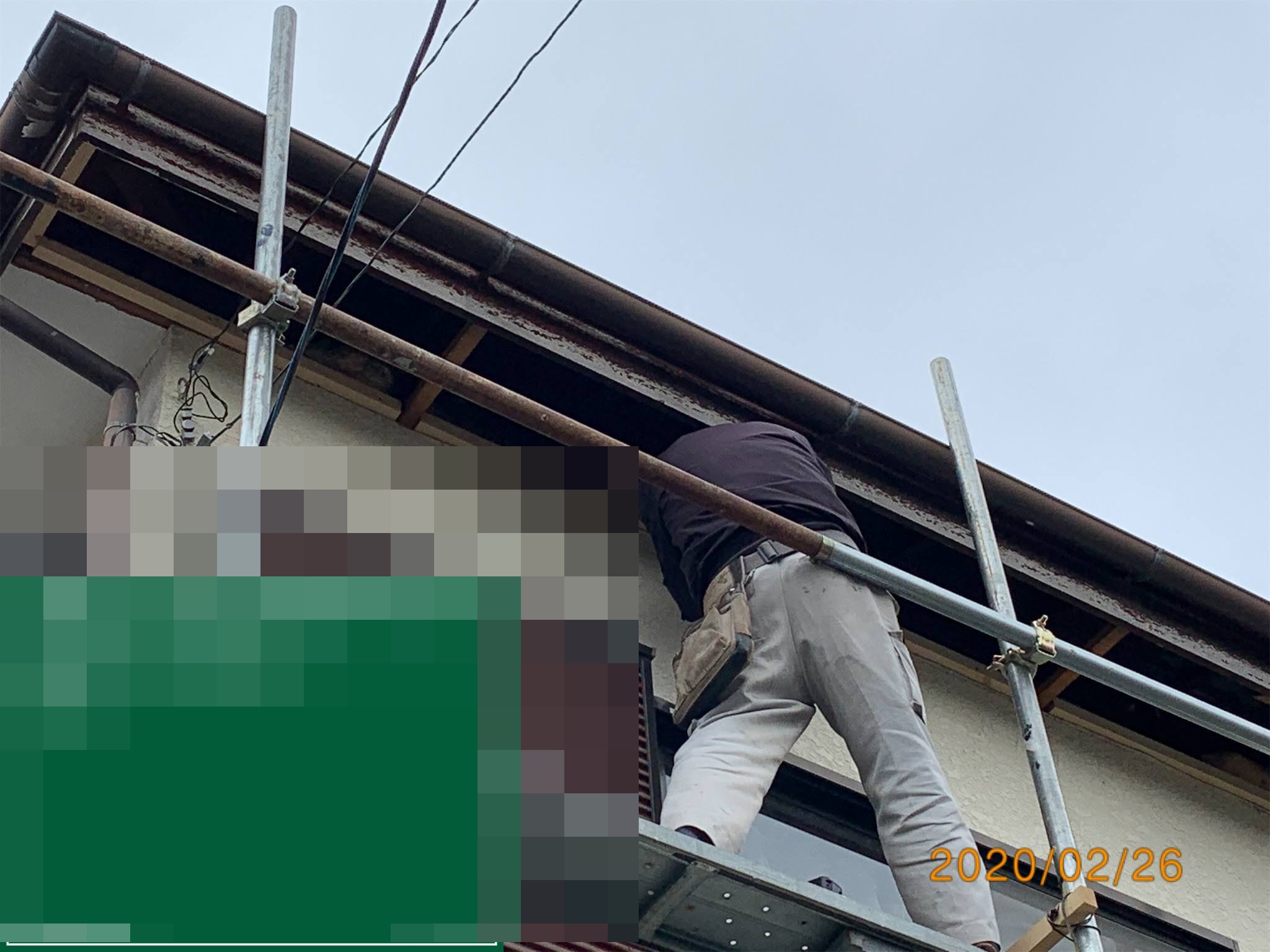 風で軒まわりが破損していた箇所の確認
