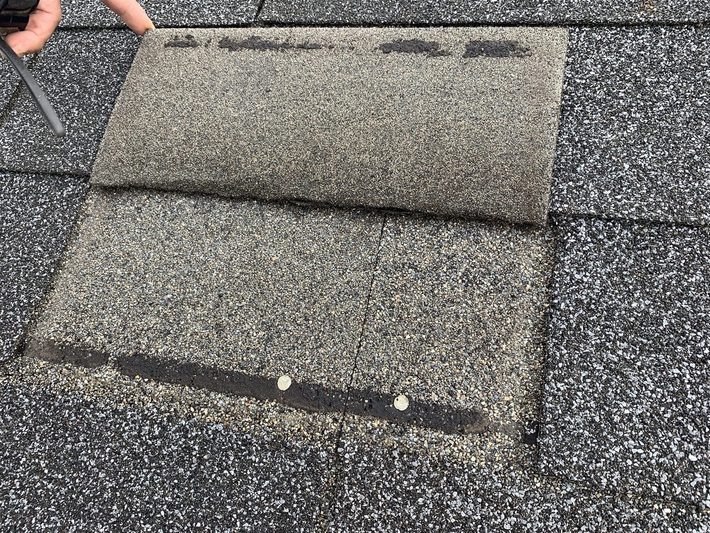 風災による屋根材の確認