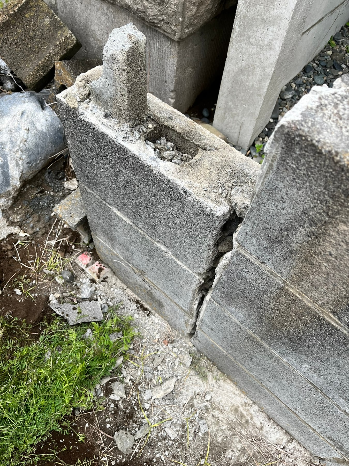 藤沢市のブロック塀積み替え・フェンス工事 写真2